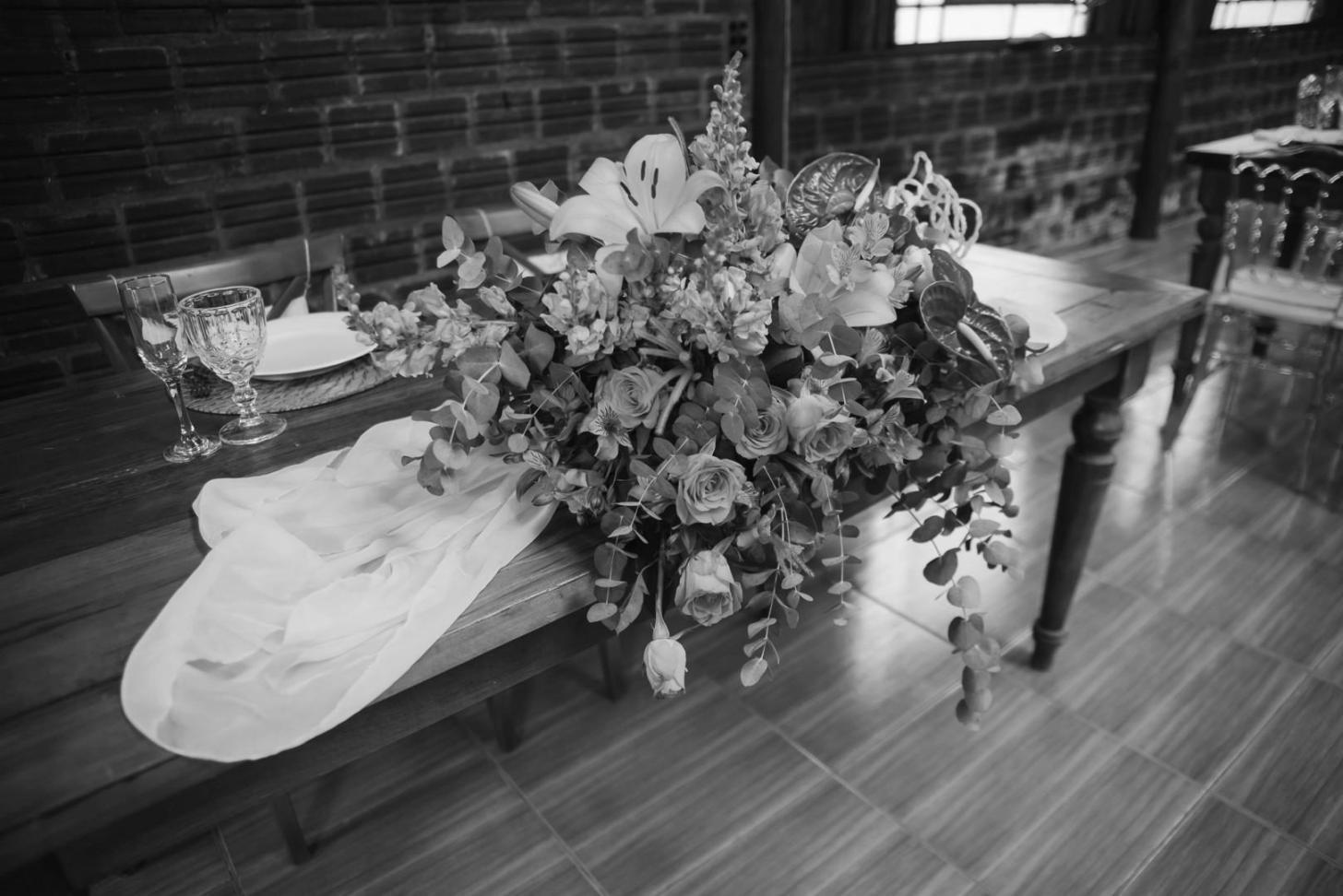 Студенты на практическом занятии по флористике